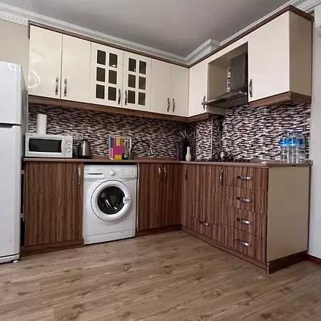 Overland Apartment *